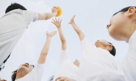 韶华初展凌云志 青春正盛谱华章